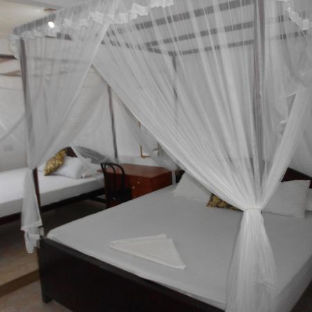 Wijenayake'S - Beach Haven Guest House - Galle Fort Bagian luar foto