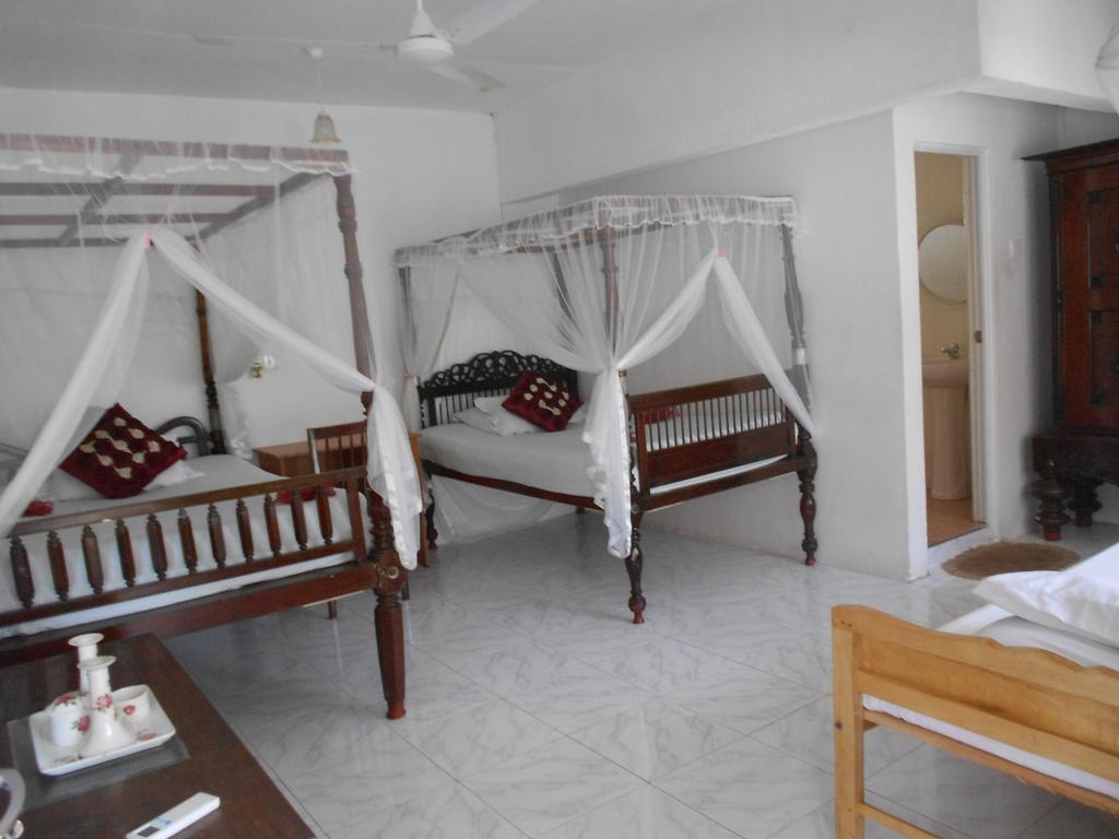 Wijenayake'S - Beach Haven Guest House - Galle Fort Ruang foto