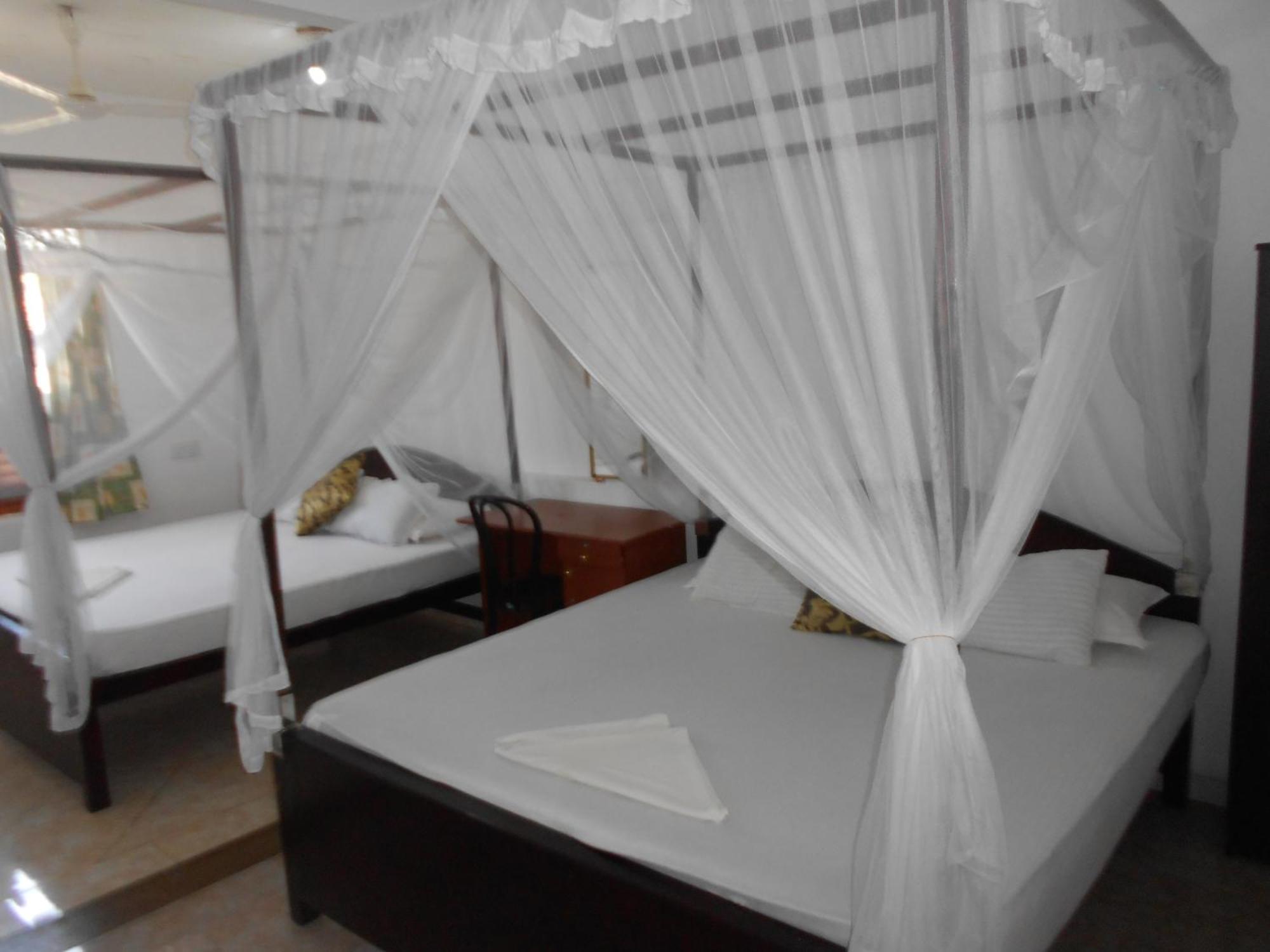 Wijenayake'S - Beach Haven Guest House - Galle Fort Bagian luar foto