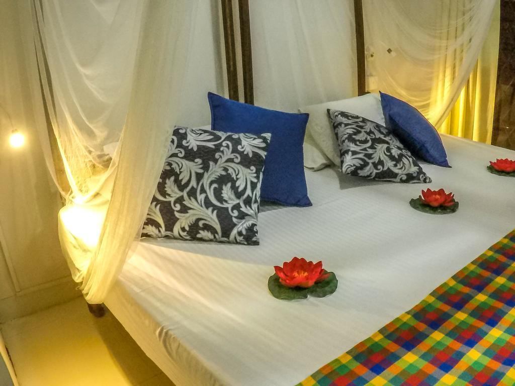 Wijenayake'S - Beach Haven Guest House - Galle Fort Bagian luar foto