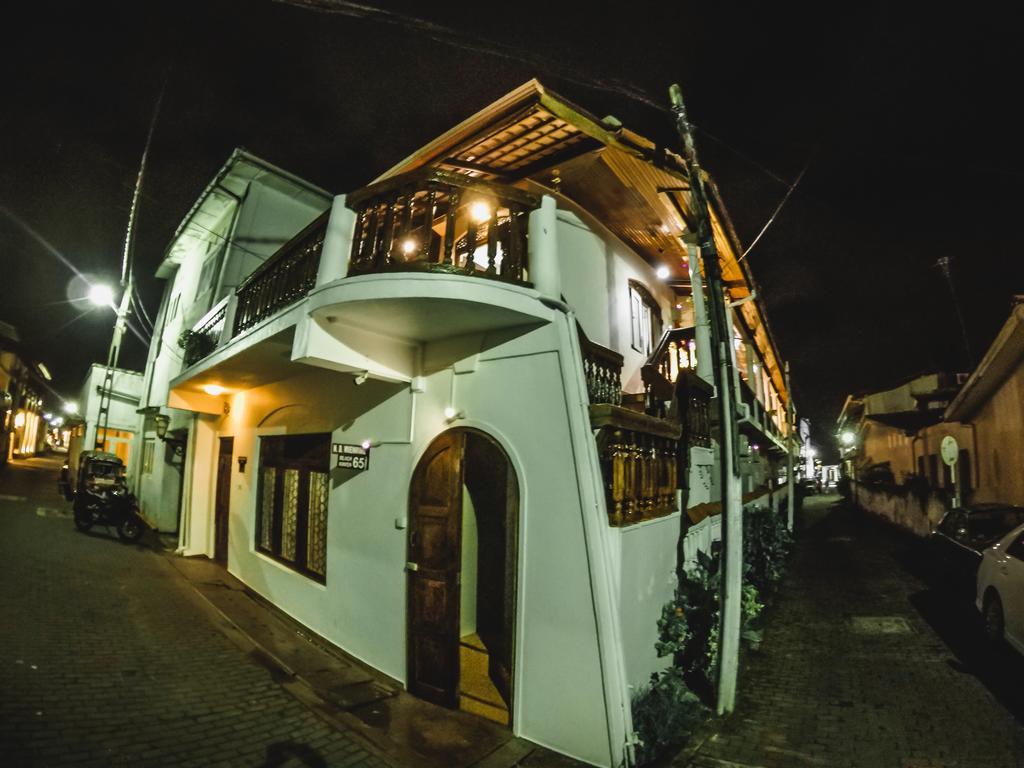 Wijenayake'S - Beach Haven Guest House - Galle Fort Bagian luar foto