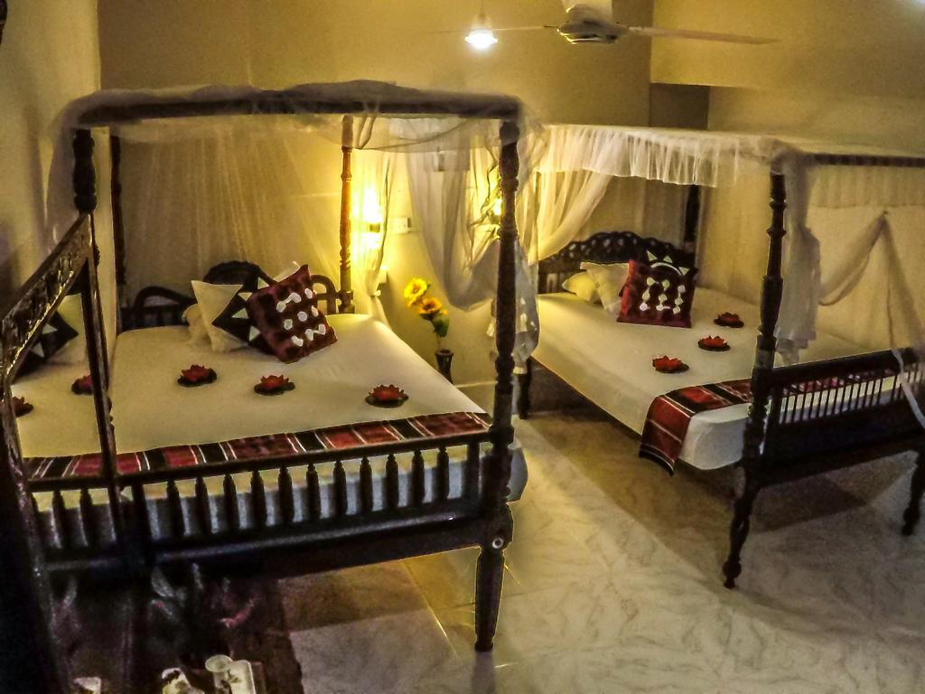 Wijenayake'S - Beach Haven Guest House - Galle Fort Bagian luar foto