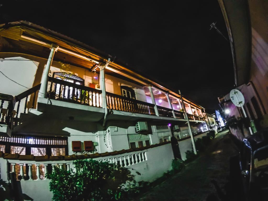 Wijenayake'S - Beach Haven Guest House - Galle Fort Bagian luar foto