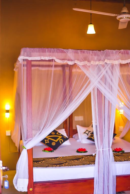 Wijenayake'S - Beach Haven Guest House - Galle Fort Bagian luar foto