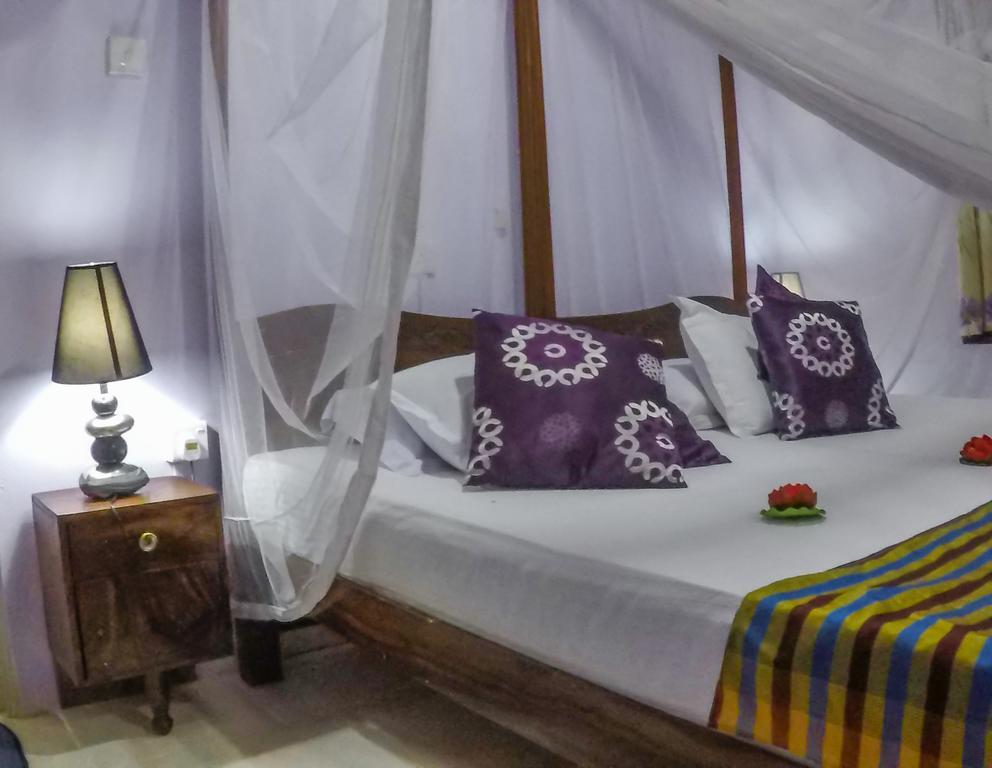 Wijenayake'S - Beach Haven Guest House - Galle Fort Bagian luar foto