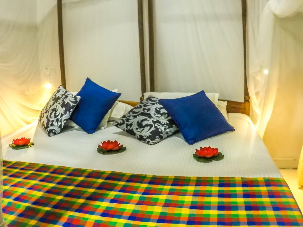 Wijenayake'S - Beach Haven Guest House - Galle Fort Bagian luar foto