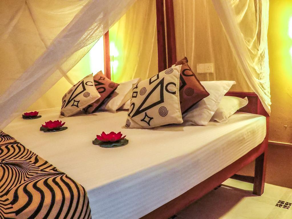 Wijenayake'S - Beach Haven Guest House - Galle Fort Bagian luar foto