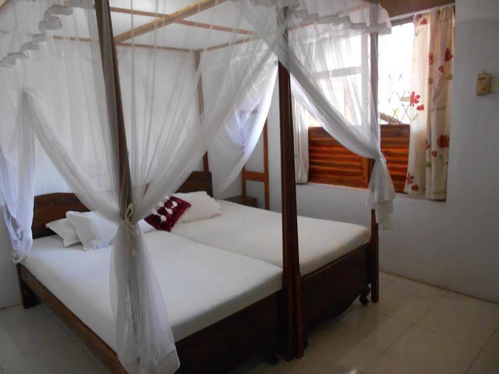 Wijenayake'S - Beach Haven Guest House - Galle Fort Bagian luar foto