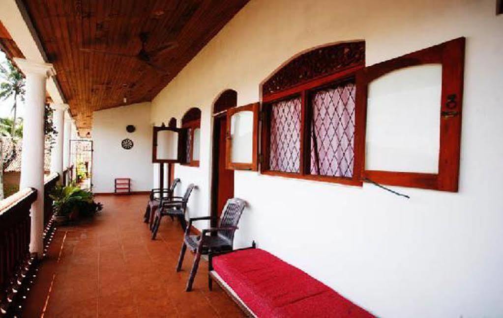 Wijenayake'S - Beach Haven Guest House - Galle Fort Bagian luar foto