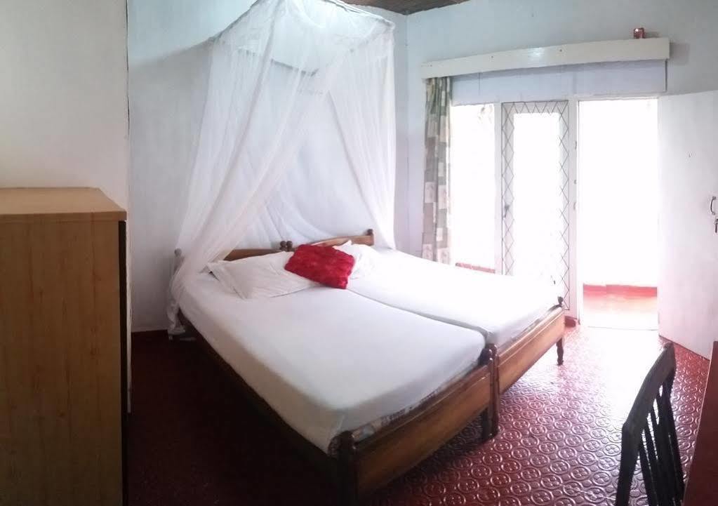 Wijenayake'S - Beach Haven Guest House - Galle Fort Bagian luar foto