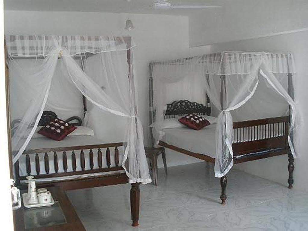 Wijenayake'S - Beach Haven Guest House - Galle Fort Bagian luar foto