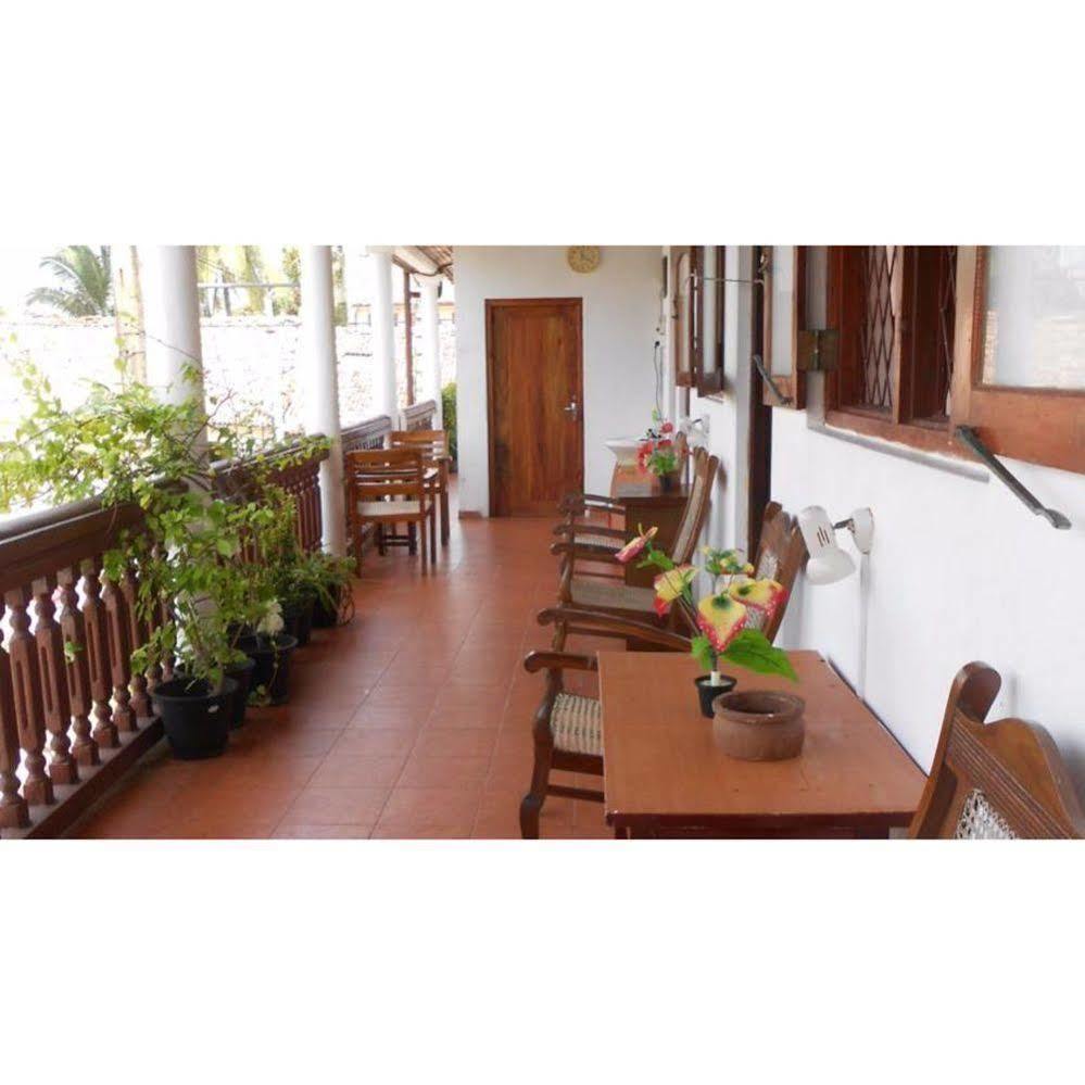 Wijenayake'S - Beach Haven Guest House - Galle Fort Bagian luar foto