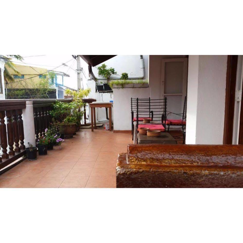 Wijenayake'S - Beach Haven Guest House - Galle Fort Bagian luar foto