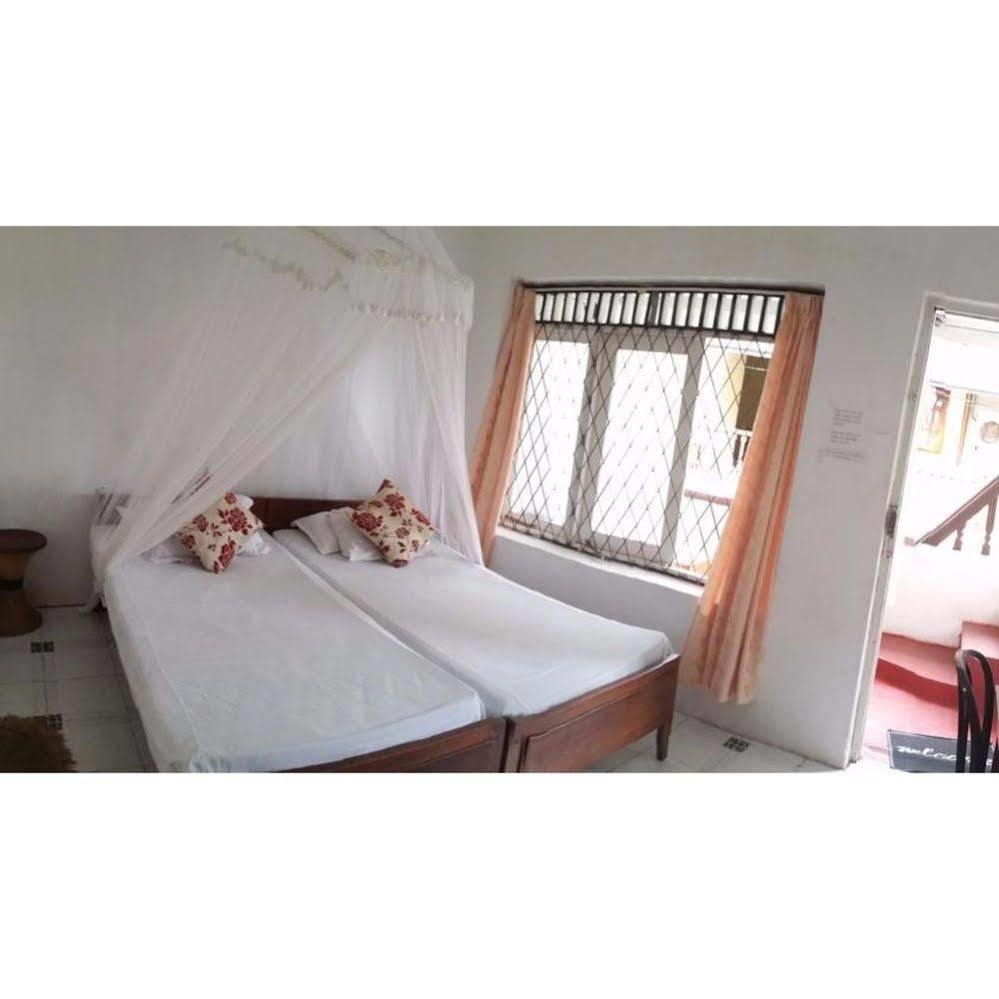 Wijenayake'S - Beach Haven Guest House - Galle Fort Bagian luar foto