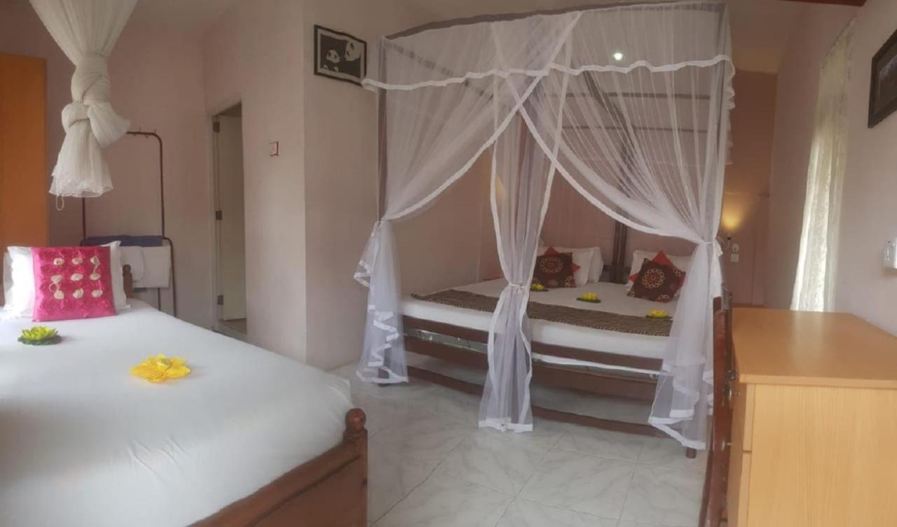 Wijenayake'S - Beach Haven Guest House - Galle Fort Bagian luar foto